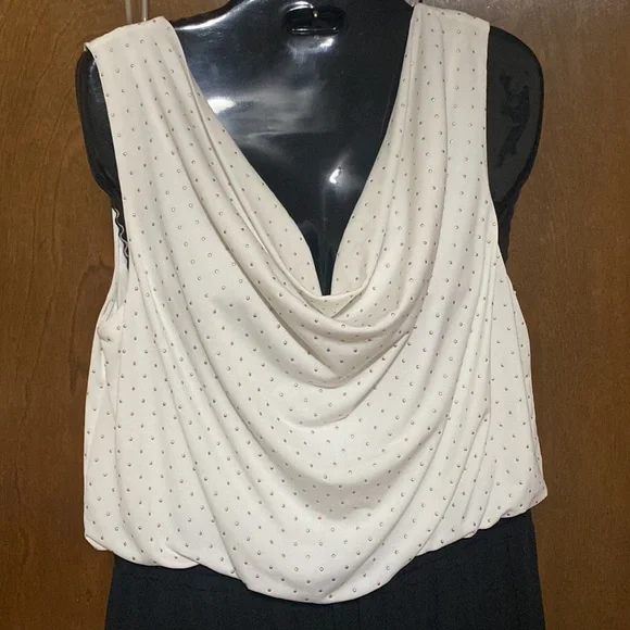 Brand: Calvin Klein
Size: 10
Color: black & white - Picture 2 of 4